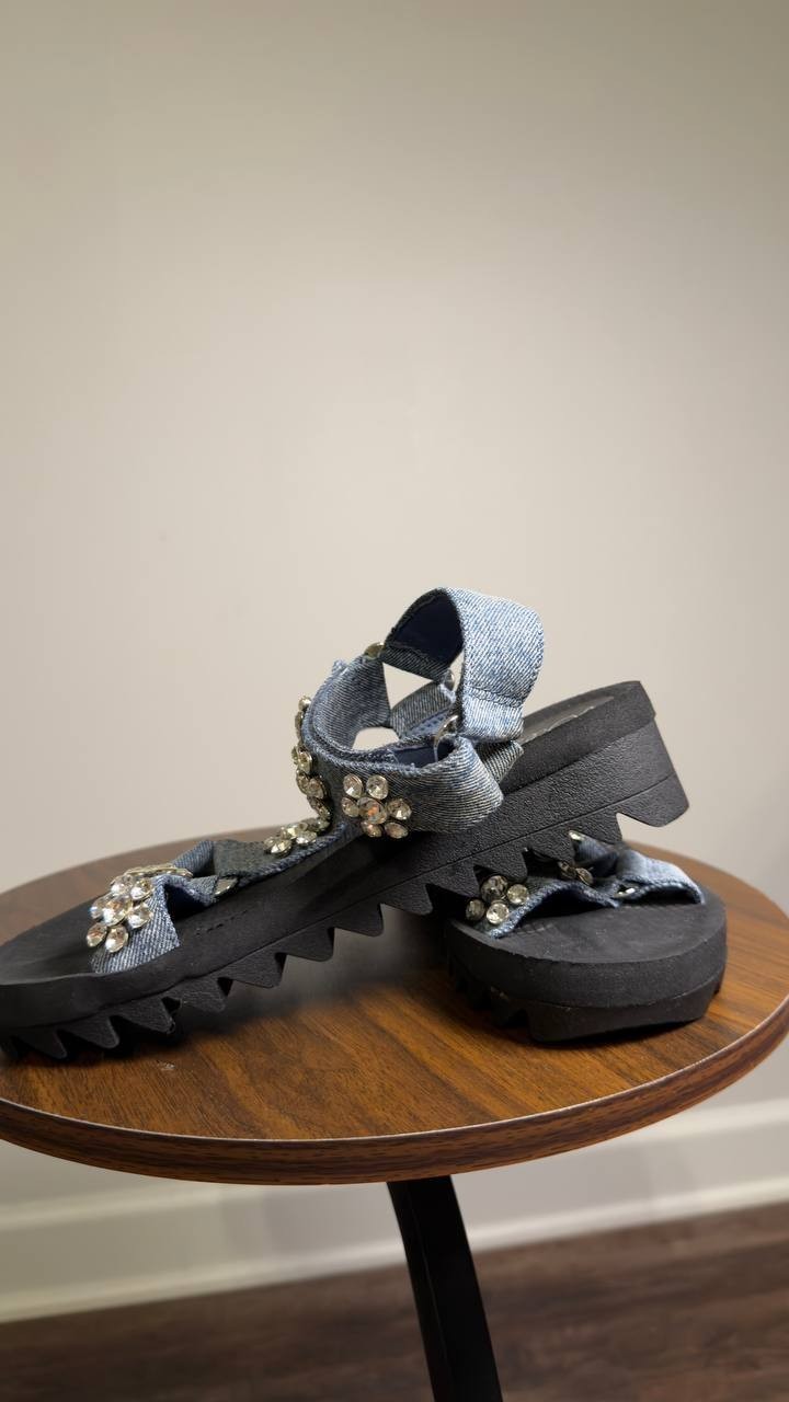 Wild  Pair  Sporty  Sandals  Denim  6  M  New  $69.90