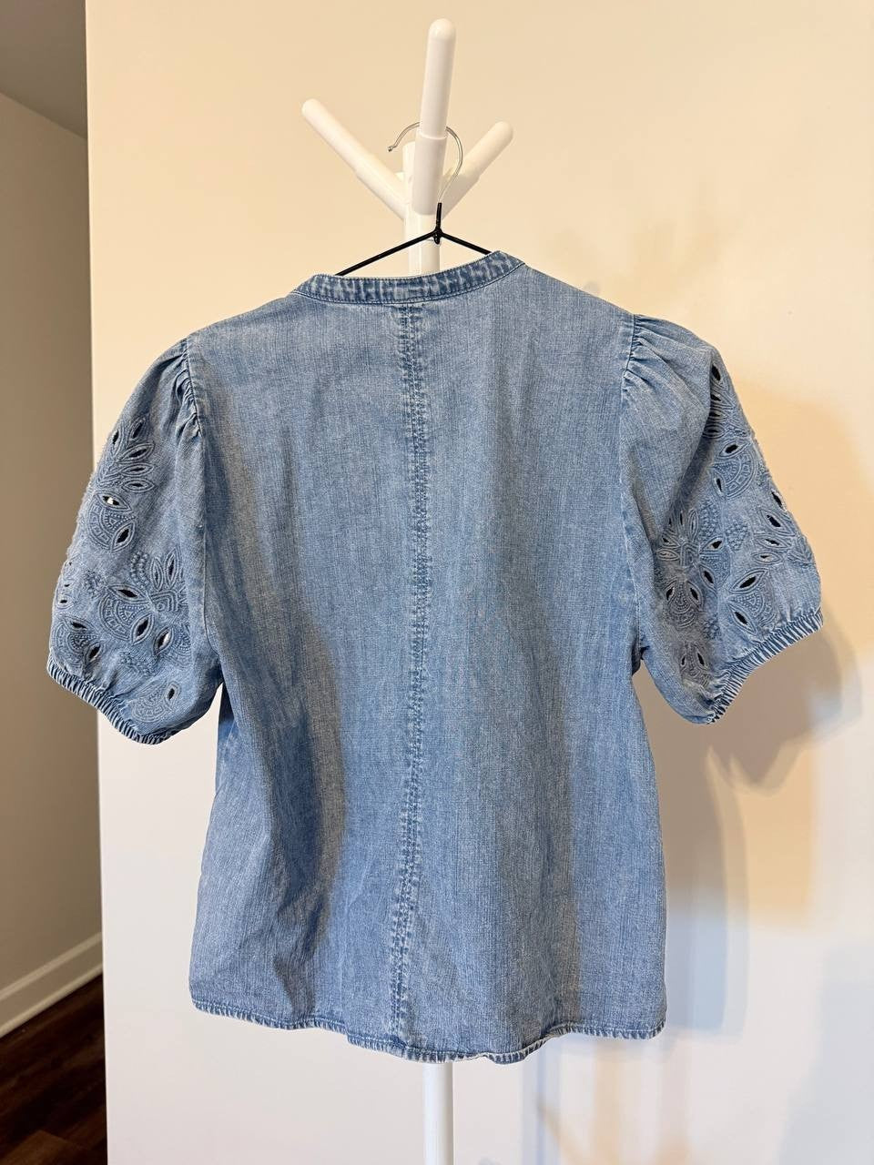 Splendid “Cayden” Embroidered Puff‑Sleeve Blouse – Size XS – NWOT
