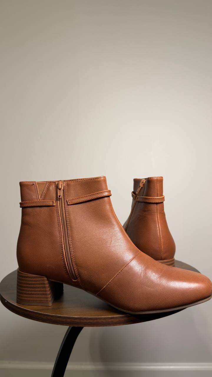 Clarks  Booties  Dark  Tan  9M  New  $130