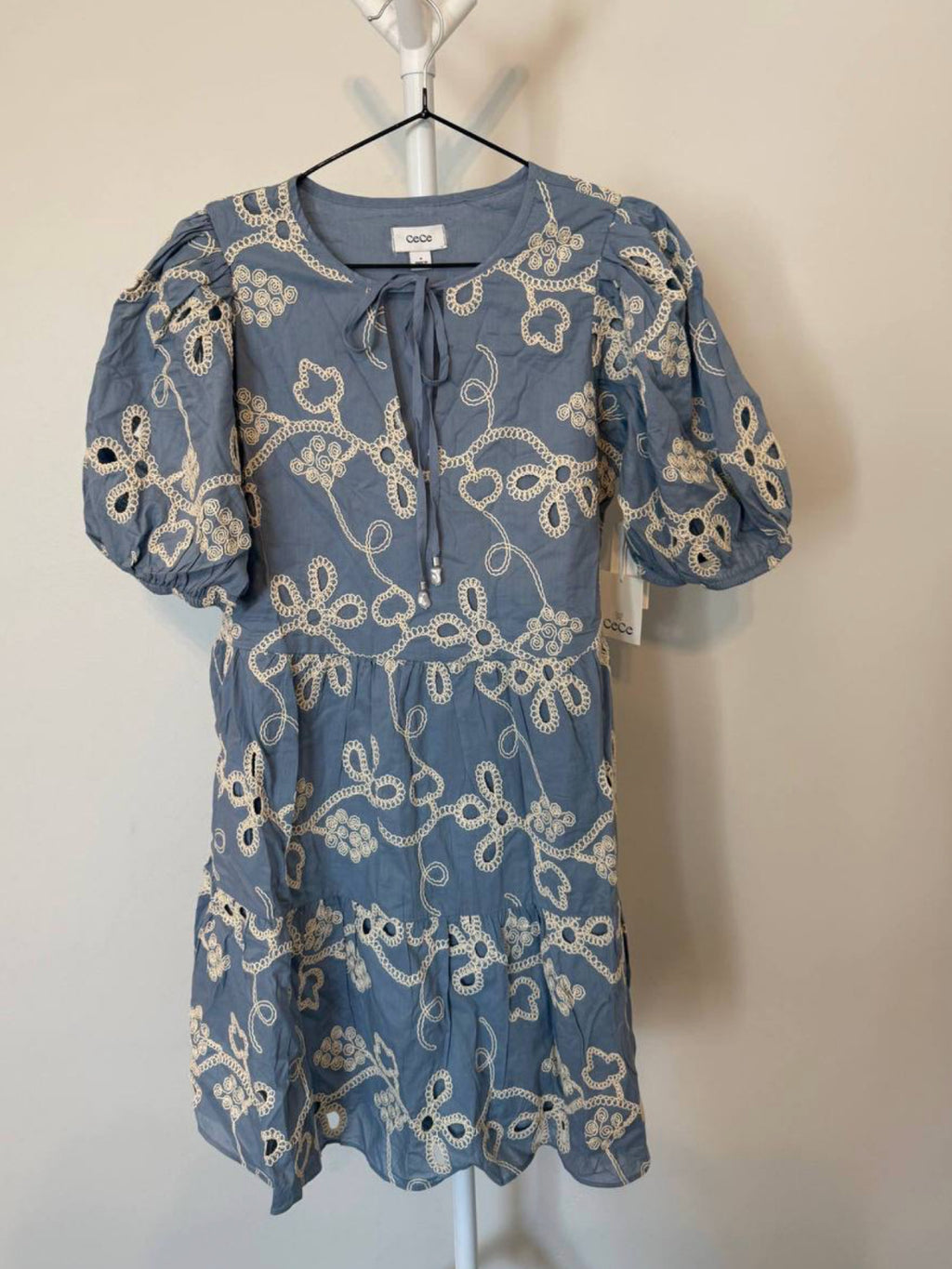 CeCe Floral‑Embroidered V‑Neck Puff‑Sleeve Tiered A‑Line Dress – Size M–NWT–$119
