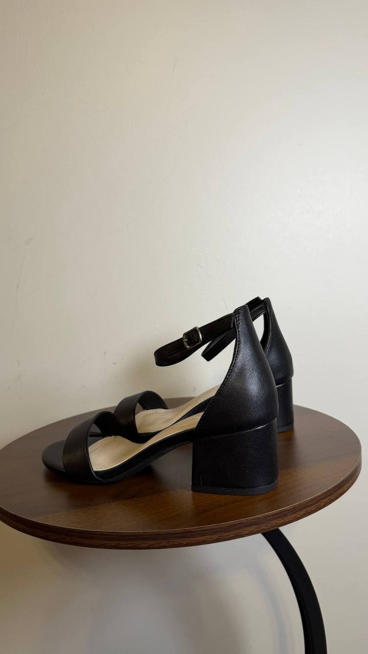 Sugar Noelle 7 Sandals 5M Black Low Block Heel Buckle Strap Dressy NIB msrp$59