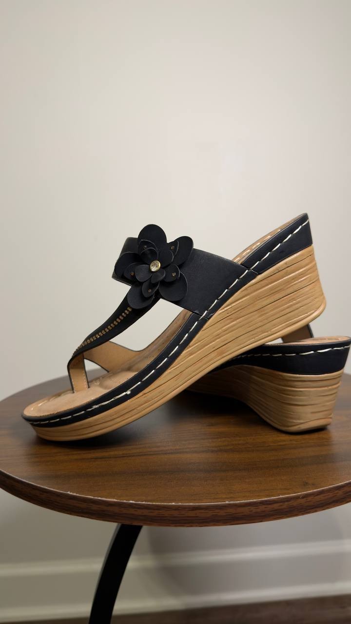 Good  Choice  Shoes  Wedge  Sandals  Black  8  New  $65