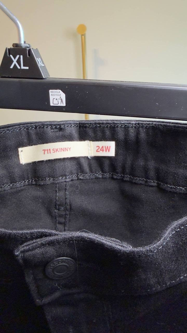 Levi’s 711 Skinny Women’s Jeans Black 24W NWT $69.50