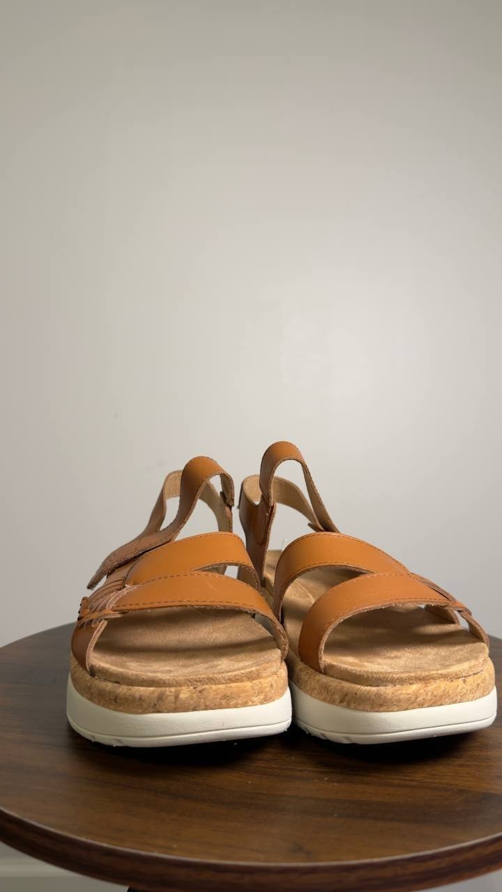 Easy  Spirit  Platform  Sandals  Cognac  9W  New  $85