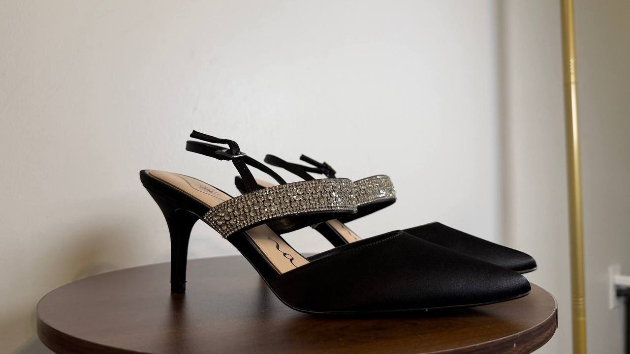 Nina Black Satin Slingback Pumps 8M New in Box $99