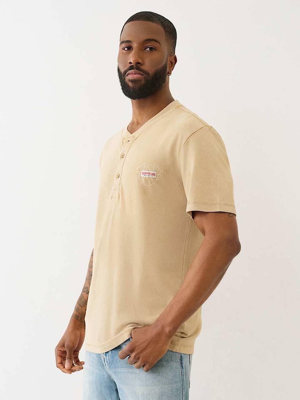 True Religion Men’s Mineral Patch Henley Tee Scuffed Beige M $79 NWT