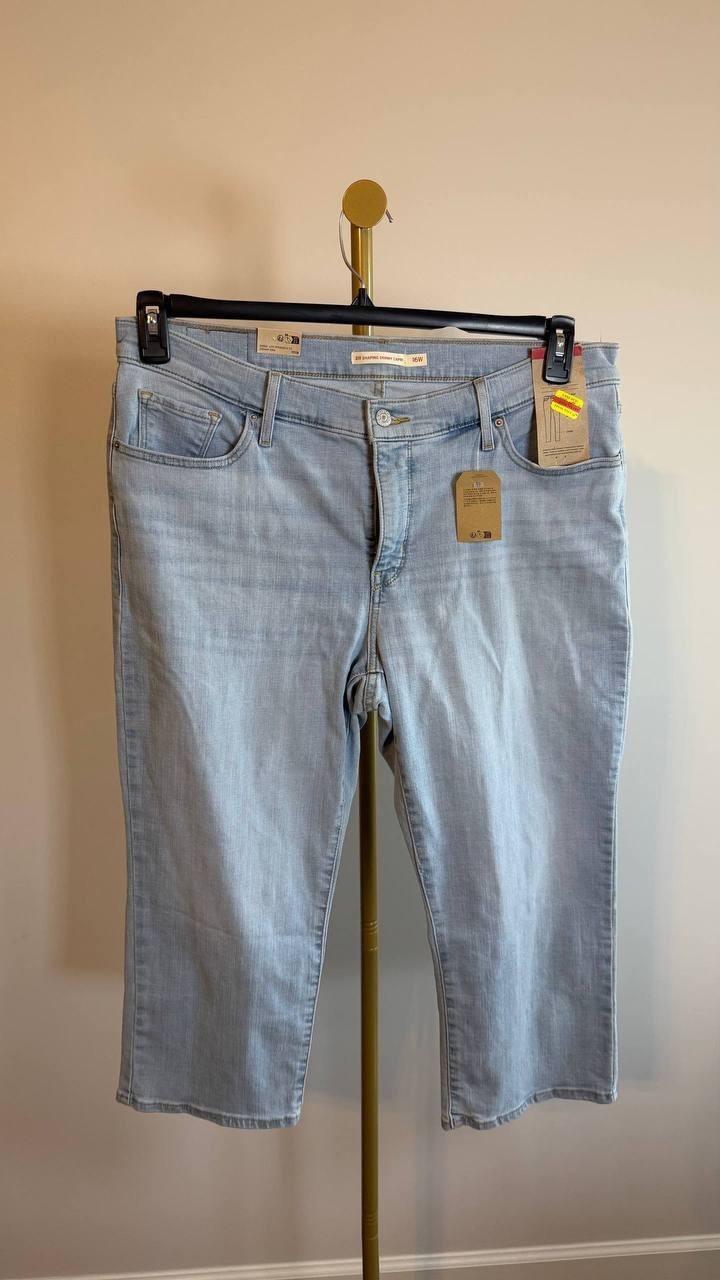 Levi’s Women’s 311 Shaping Skinny Capri Jeans Blue Light Wash Size 16W NWT $59.5