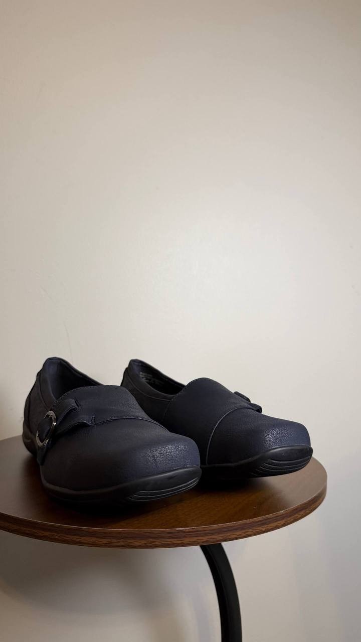 Easy Street Cinnamon Slip‑Ons 9 Navy Faux Leather Square Toe Comfort NIB msrp$60