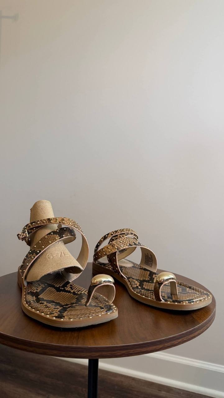 Kenneth Cole Raven Snake Print Studded Sandals 8M Leather Pre‑Owned w/ Box $129