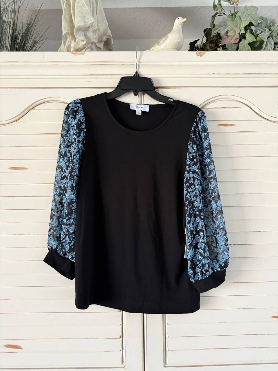 CeCe Mixed Media Top M Crew Neck Blouse NWT MSRP $69 Feminine Workwear Style
