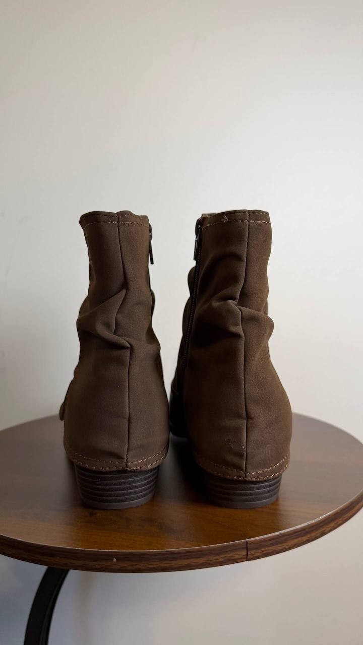 Easy Street Kudos Booties 8W Brown Slouch Block Heel Round Toe NIB msrp$70