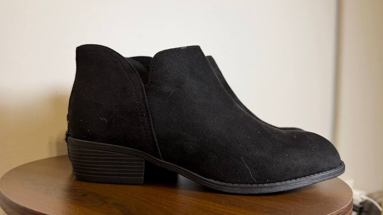 Journee Collection Black Faux Suede Ankle Booties 9M NIB MSRP $108