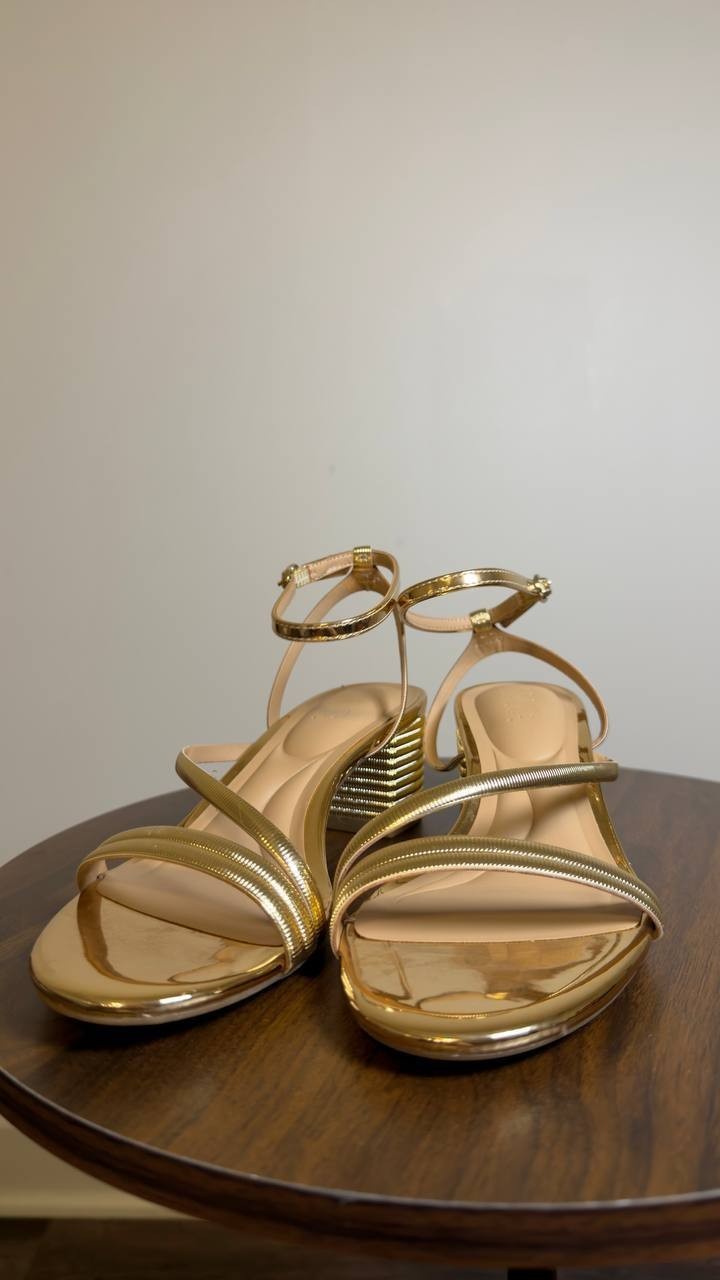 I.N.C.  International  Concepts   Dress  Sandals  Gold    6M  New  In  Box  $80