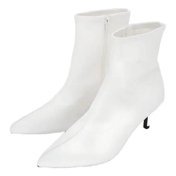 Wild Pair White Ankle Booties 8M New in Box MSRP $69.90