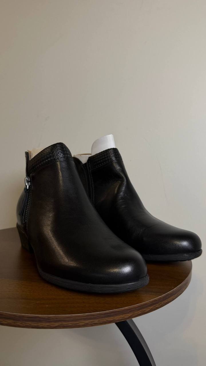 Rockport Carly Booties 7.5M Black Leather Zip Block Heel New in Box