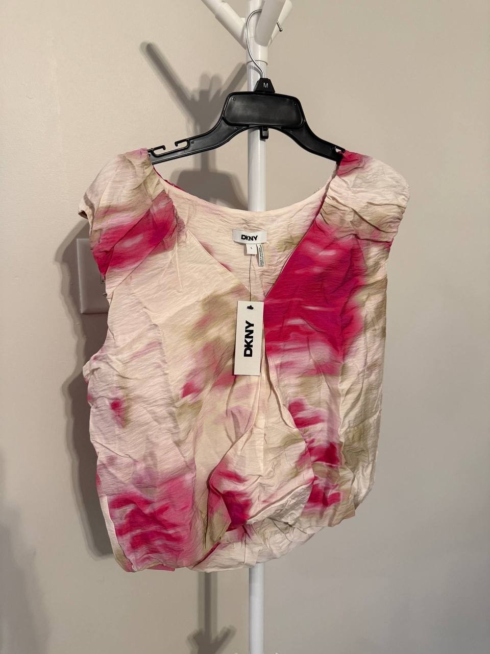 DKNY Floral‑Print V‑Neck Cap‑Sleeve Top – Abstract Print – Size L – NWT – $79