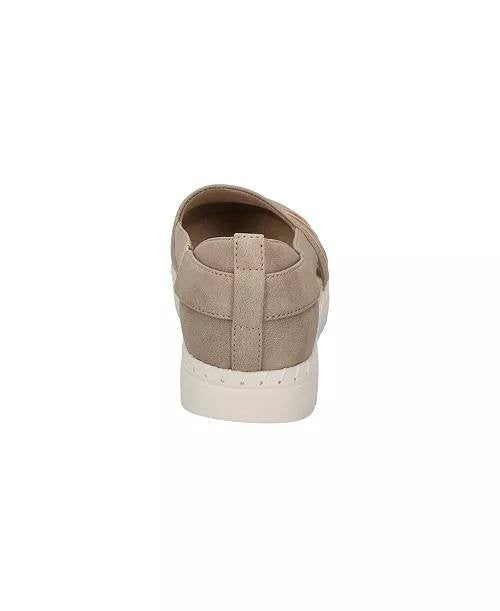 Easy  Street  Slip On Flats  Natural  8M  New  $60