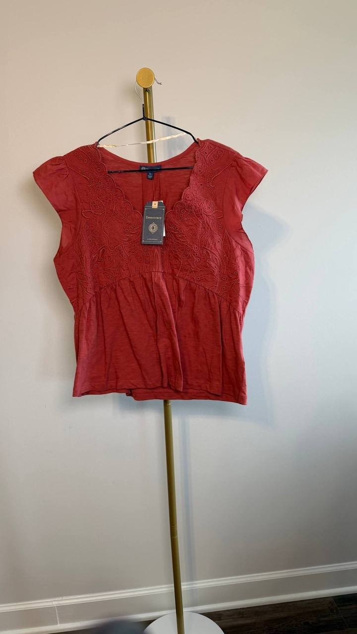Democracy Petite Embroidered Cotton Flutter‑Sleeve Top Passion Fruit PL NWT $68