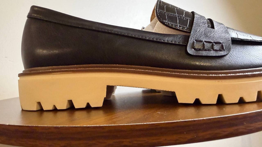 Journee Kenly Loafers 8.5 Black Lug Sole Slip‑On Croc Accent NIB msrp$85.99