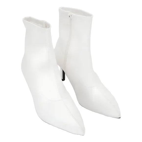 Wild Pair White Ankle Booties 8M New in Box MSRP $69.90