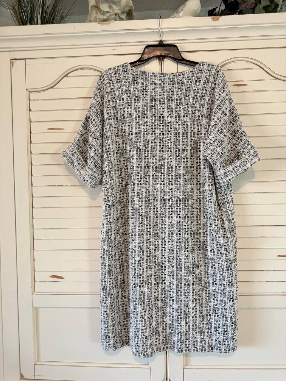 Natori Tweed Shift Dress – Size M – NWT – Round Neck Pull-On
