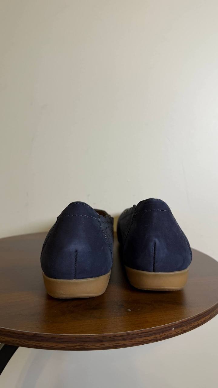 Earth Flats 9.5M Dark Blue Leather Comfort Shoes New in Box