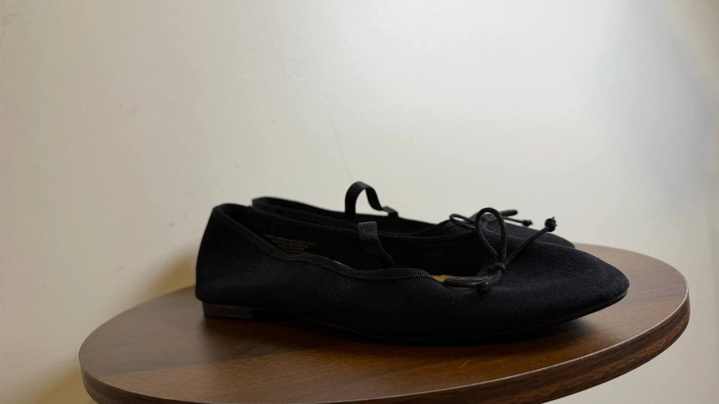 ON•34th Farrahh Flats 7M Black Fabric Sparkle Memory Foam NIB msrp$69.90