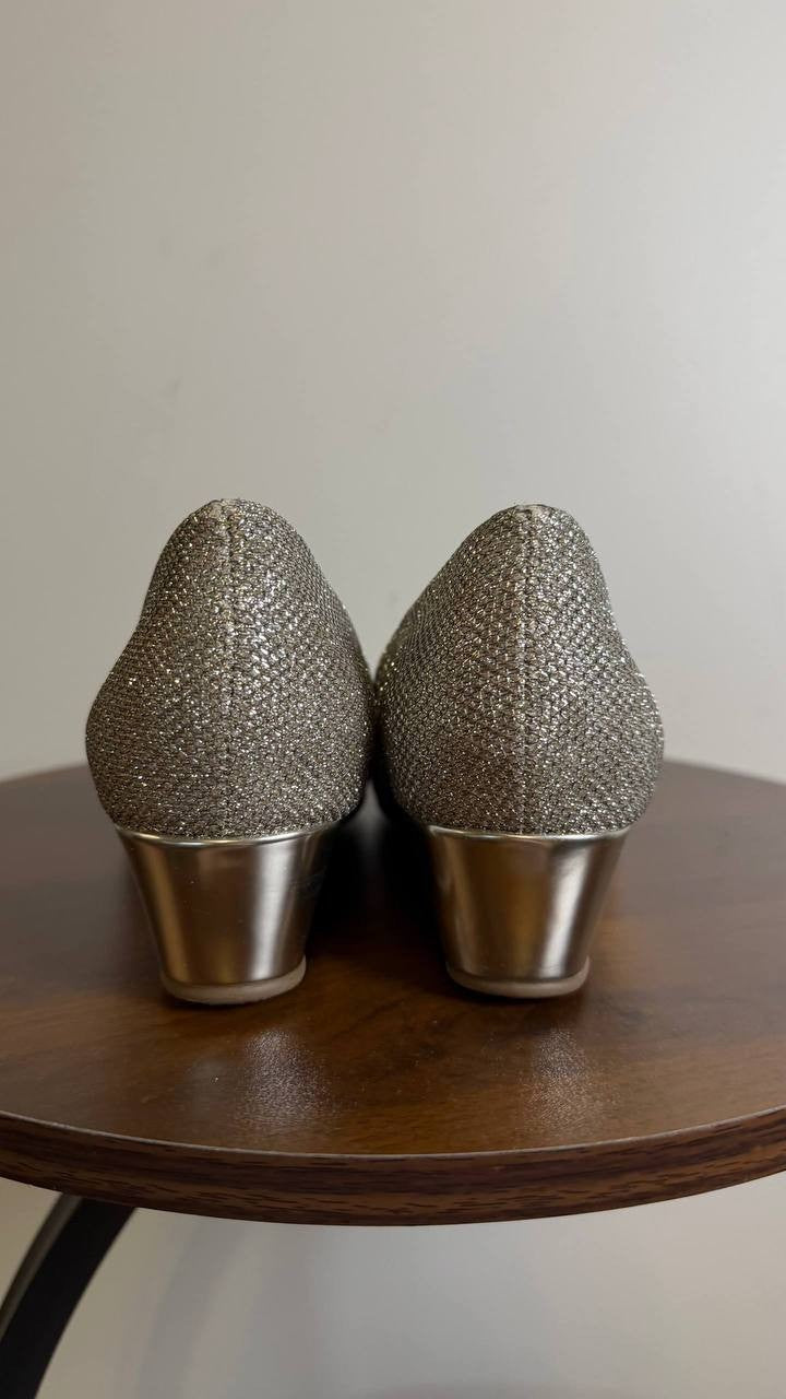 Bandolino Wedge Pumps 6M Gold Fabric Heels New in Box MSRP $89
