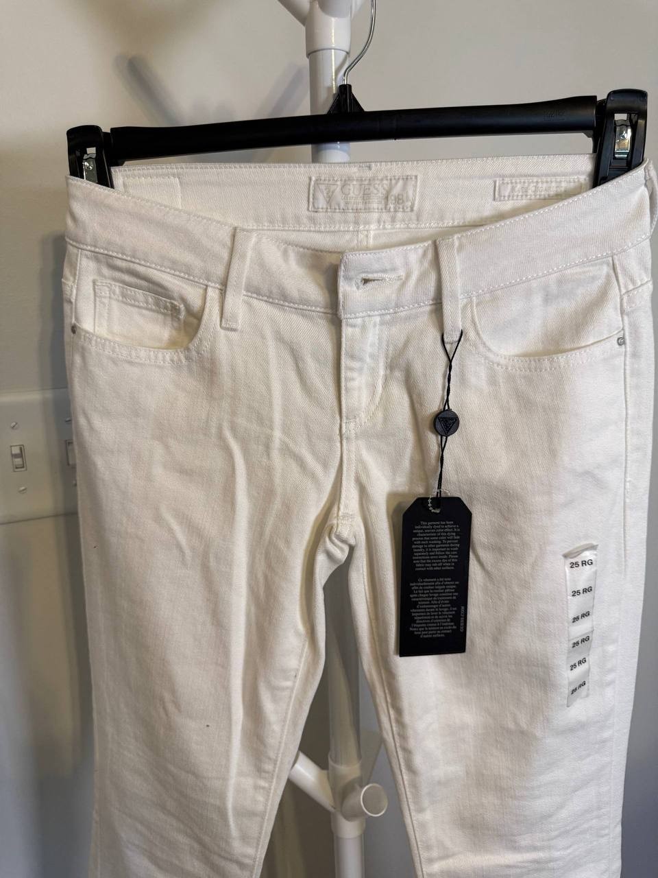 Guess High‑Waisted Straight‑Leg Pants - White– Size 25 – NWT