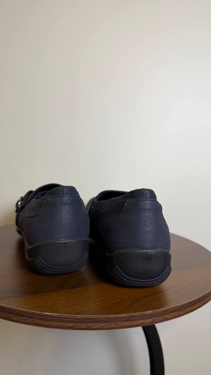 Easy Street Cinnamon Slip‑Ons 9 Navy Faux Leather Square Toe Comfort NIB msrp$60
