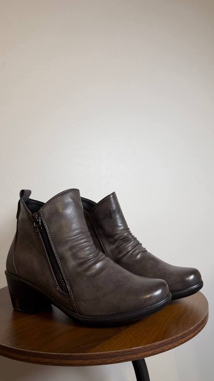 Easy Street Jeanie Boots 6W Grey Ankle Zip Pleated Comfort NIB msrp$70
