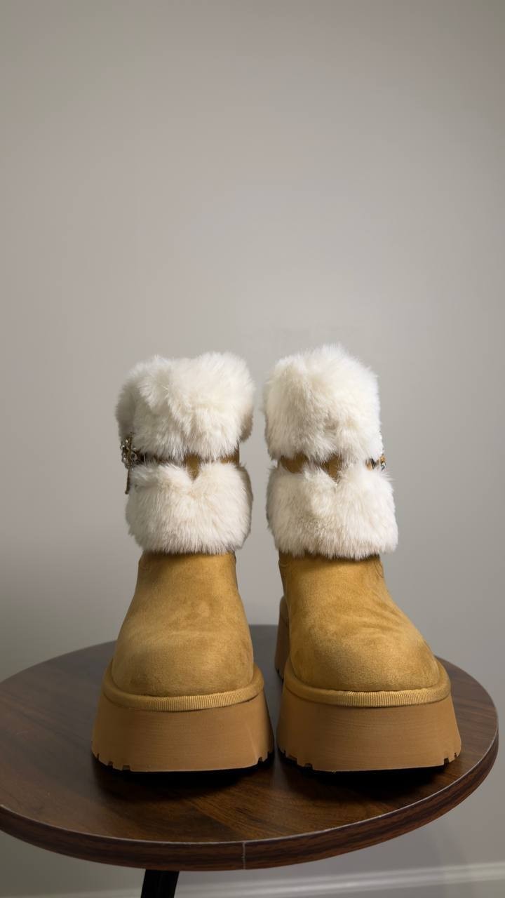 GUESS   Winter  Boots  Medium  Brown  6  M  New  in Box  $99