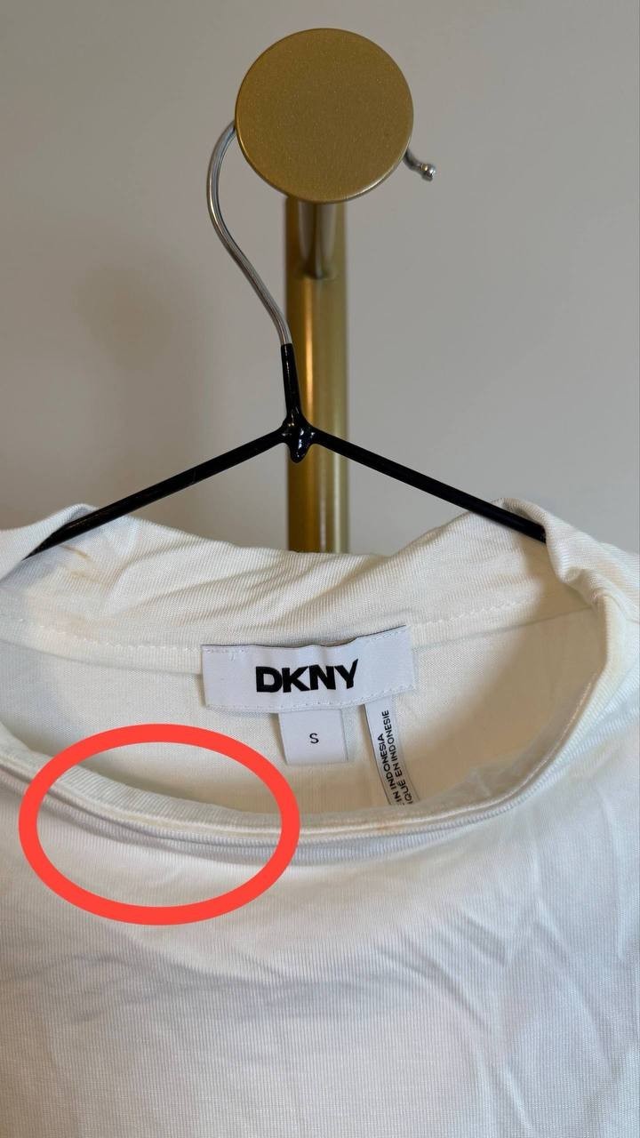 DKNY Short Sleeve Mock Neck Top White Cap Sleeve Stretch Size S Preowned $49
