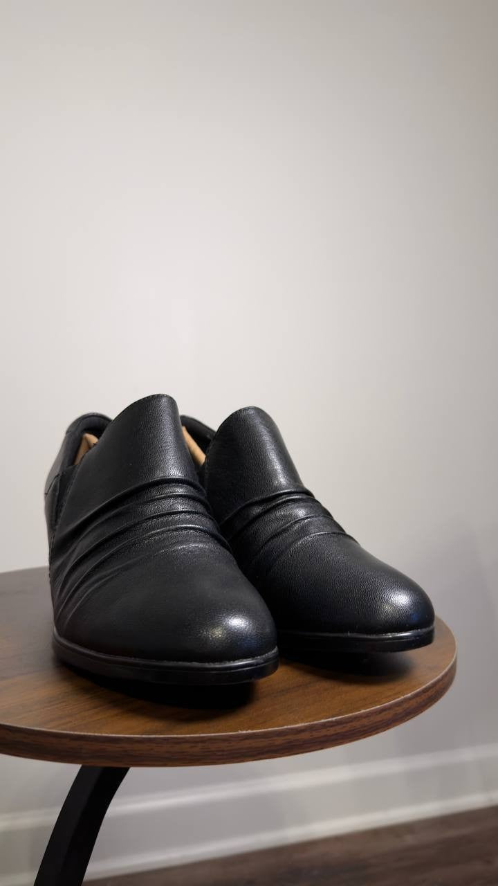 Clarks  Pumps  Black  11  W  New  $80