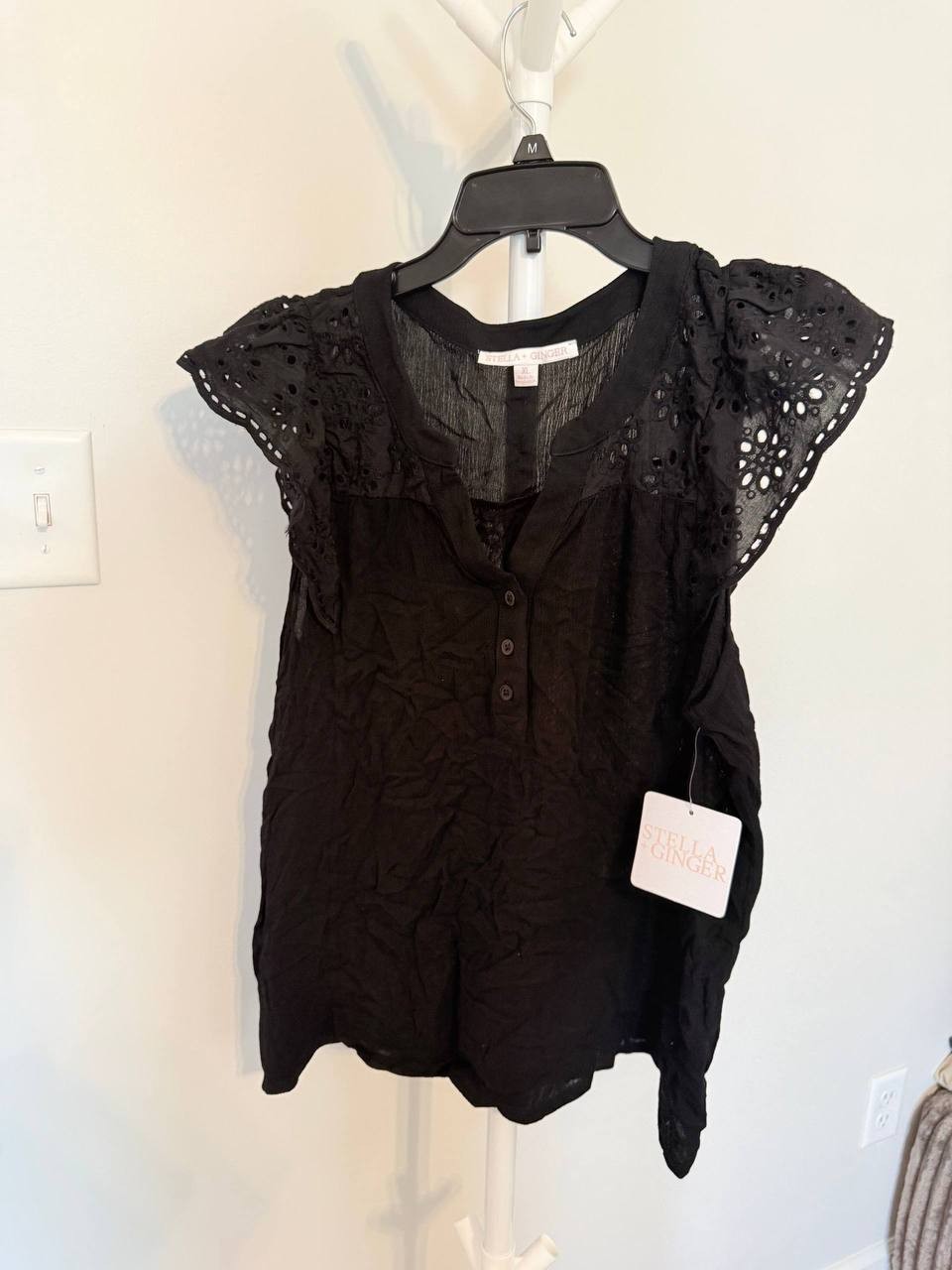 Stella + Ginger Eyelet‑Sleeve Textured Blouse – Black – Size XL – NWT – $24