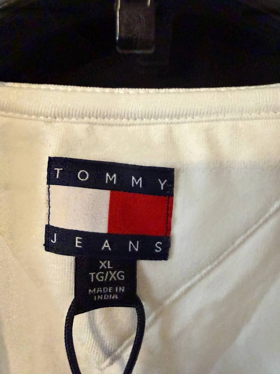 TOMMY JEANS White Tee w/ Black Trim XL NWT Contrast Casual Cotton Top