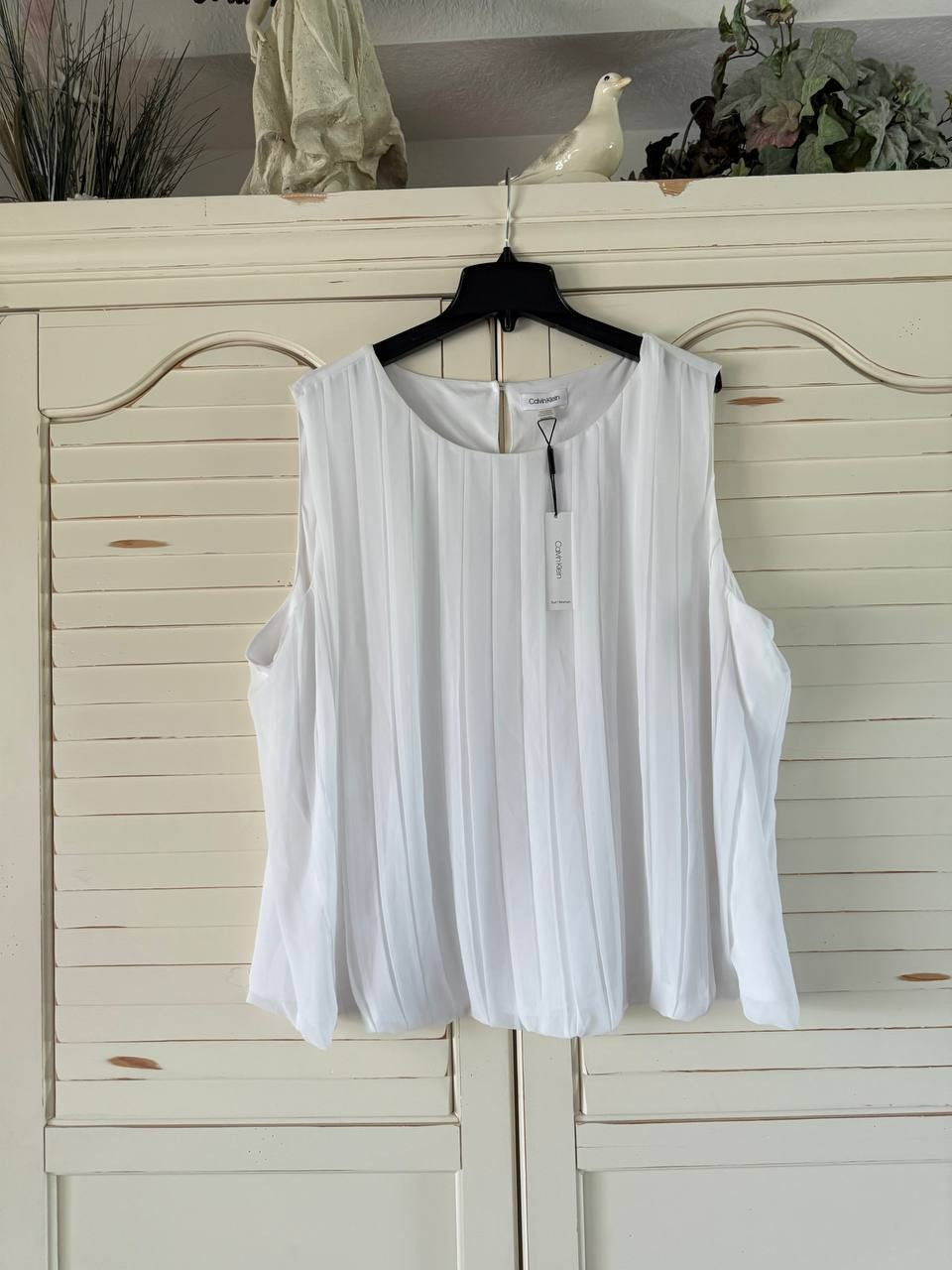 Calvin Klein Blouse 3X White Sleeveless Pleated Neck Bubble Hem Career NWT