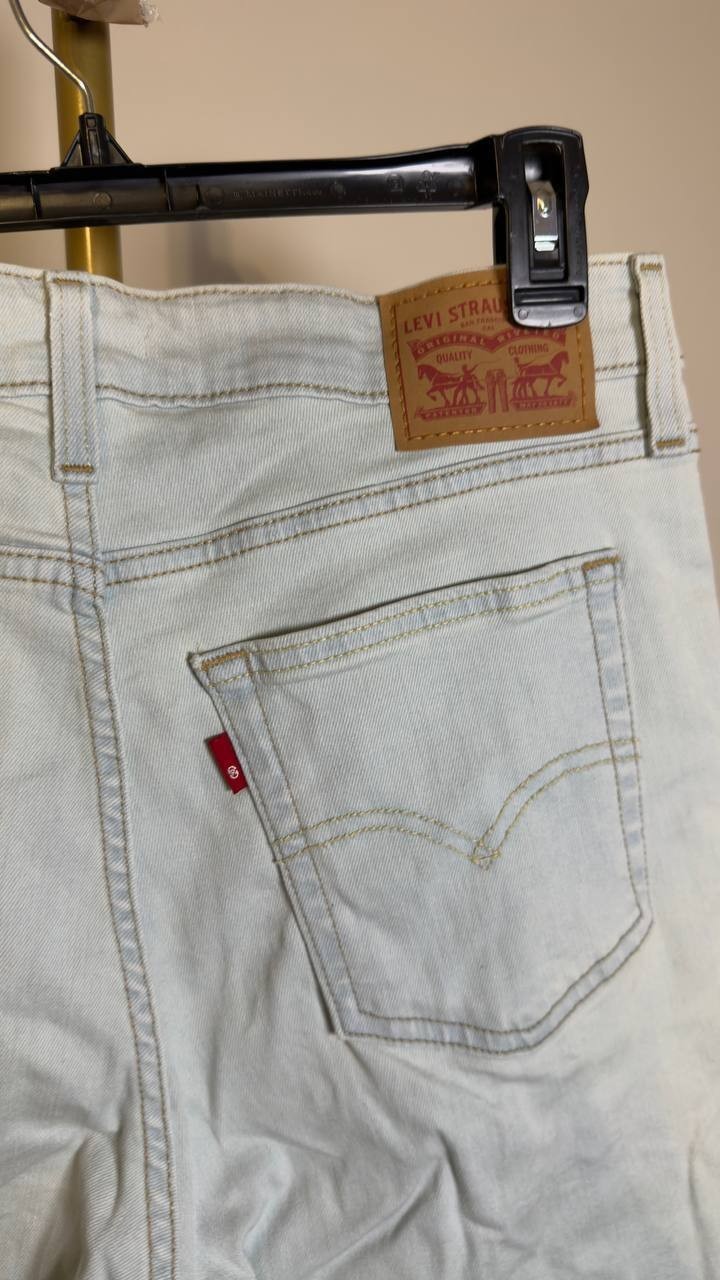 Levi’s 725 High Rise Bootcut Women’s Jeans Light Wash Size 31 Pre‑Owned Good $75