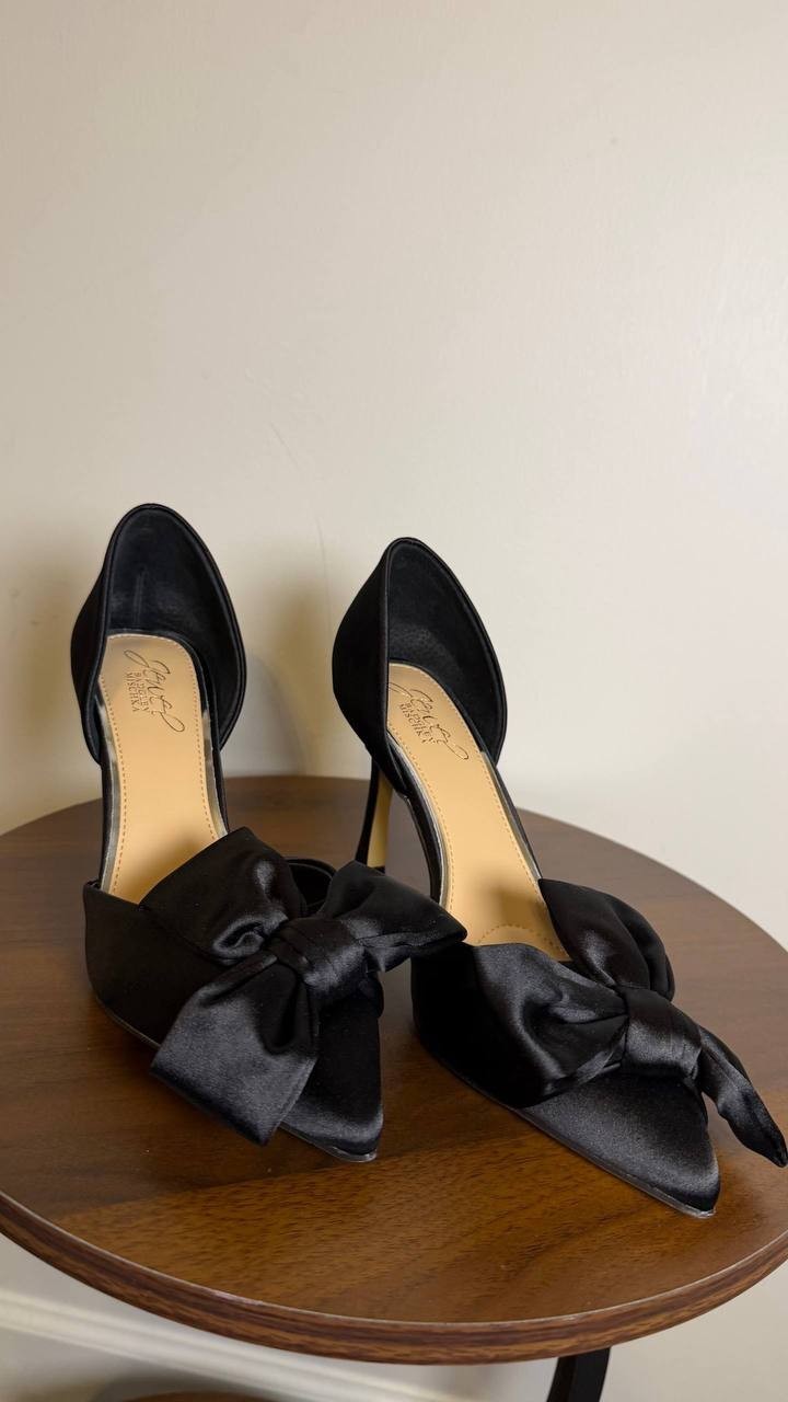 Badgley Mischka Jewel Pumps 7 Black Satin Pointed Toe Stiletto Heel NIB msrp$119