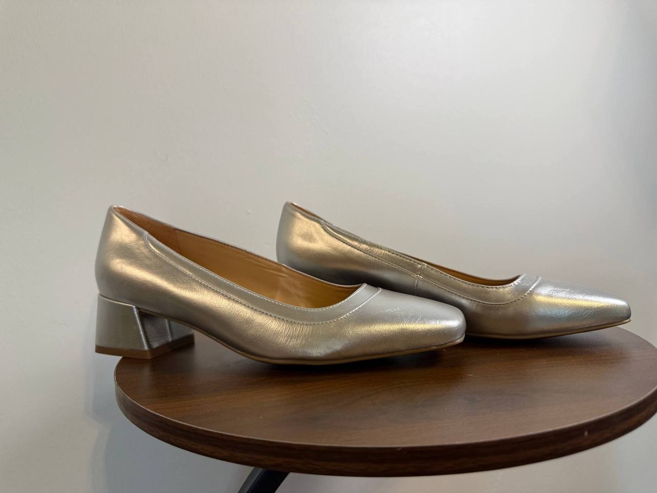 Naturalizer Huntley Square‑Toe Block Heel Pumps – Silver – Size 7W – NIB