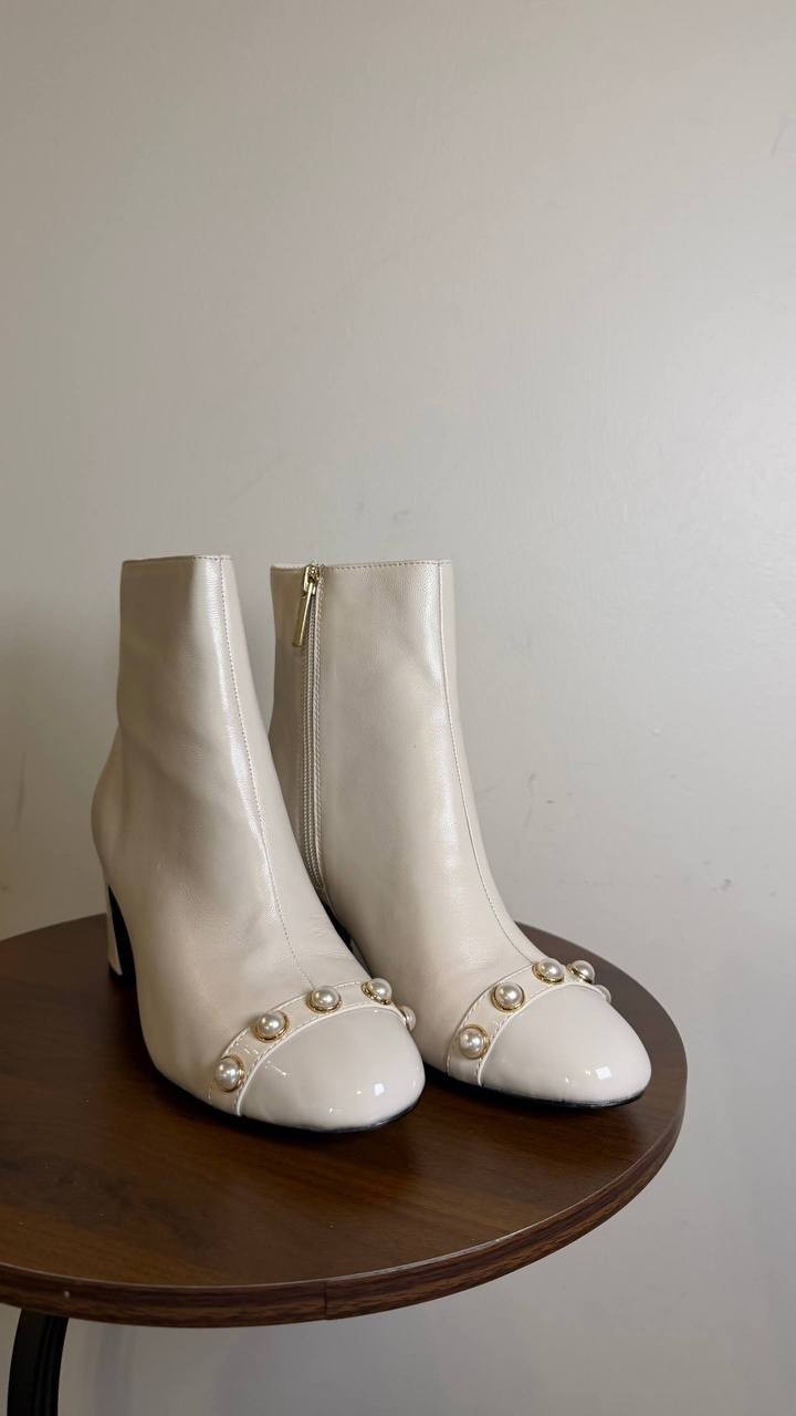 Karl Lagerfeld White Leather Heeled Booties 6M New in Box $199