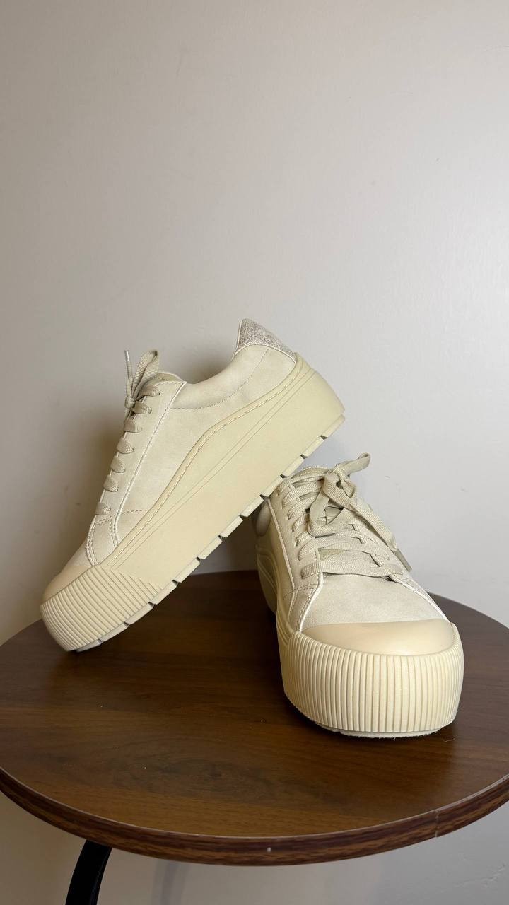 Dr. Scholl’s White/Oyster Sneakers 6.5M New in Box MSRP $110
