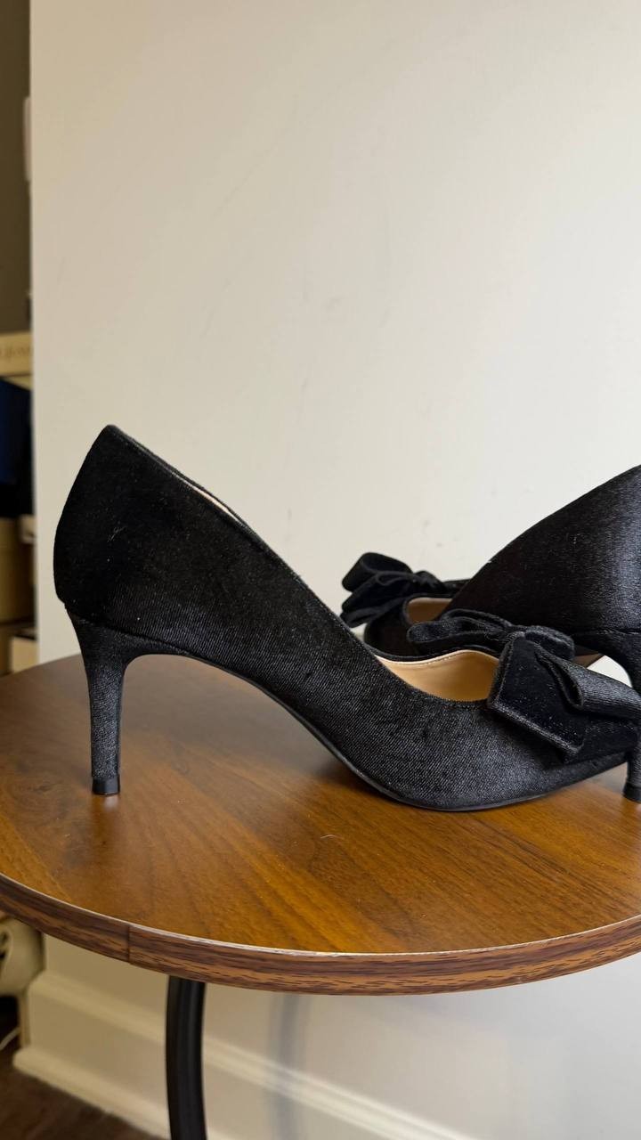 Journee Collection Black Velvet Dress Pumps 5.5W New w/o Box MSRP $108