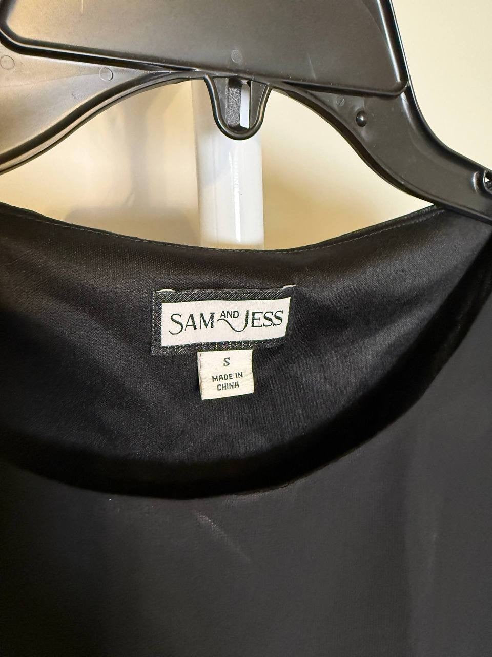 Sam & Jess Smocked‑Waist Top – Size S – NWT