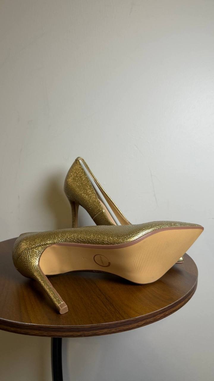 Journee Gold Patent Polyurethane Dress Pumps 8M New in Box MSRP $93
