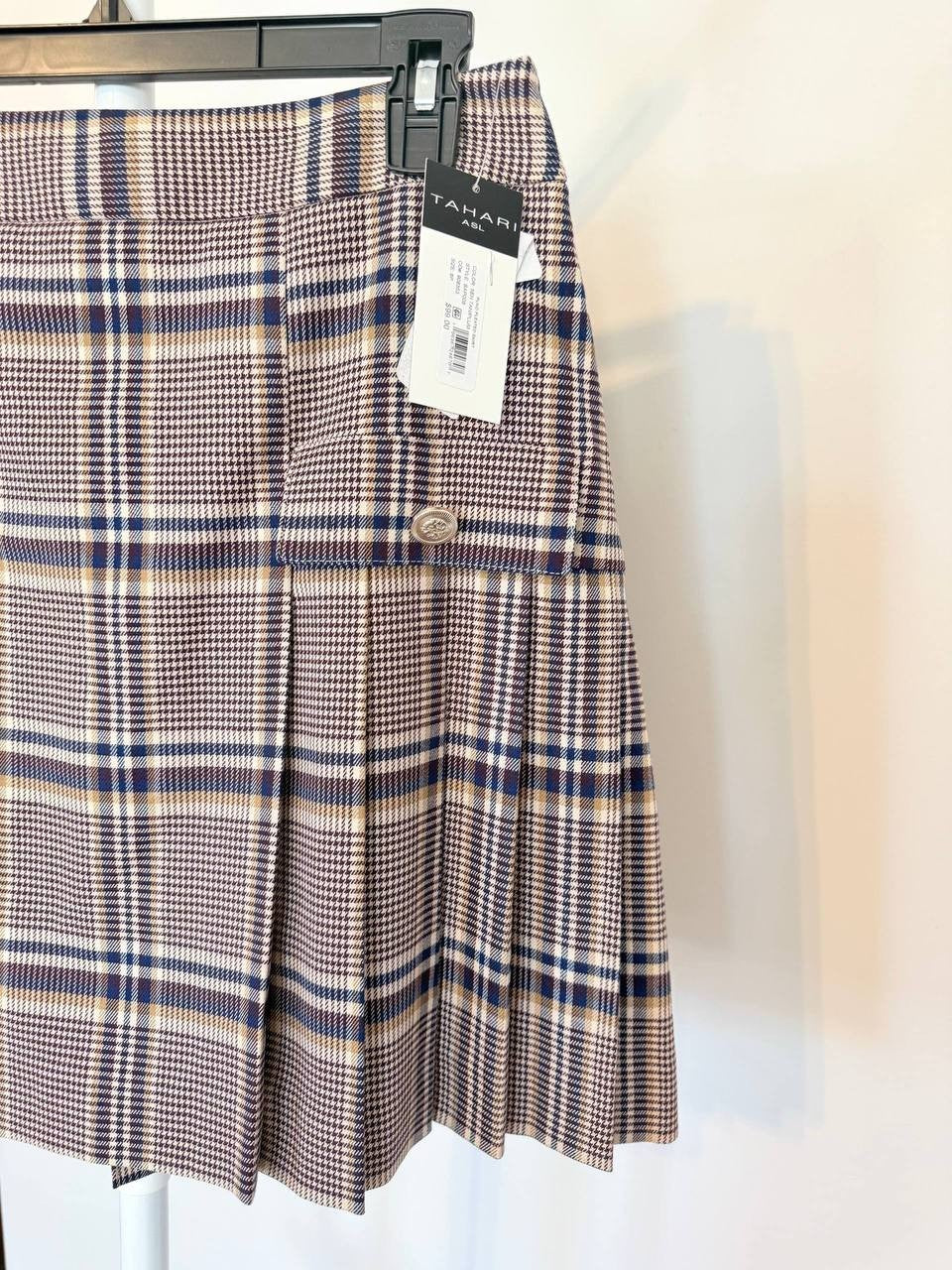 Tahari Petite Plaid Pleated Skirt – Size 8P – NWT – $99