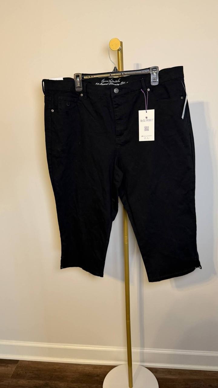 Gloria Vanderbilt Plus Size Amanda Capri Pants Stonewood 18W NWT $50