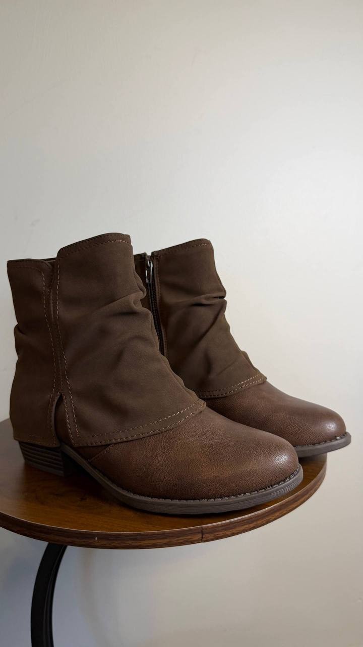 Easy Street Kudos Booties 8W Brown Slouch Block Heel Round Toe NIB msrp$70
