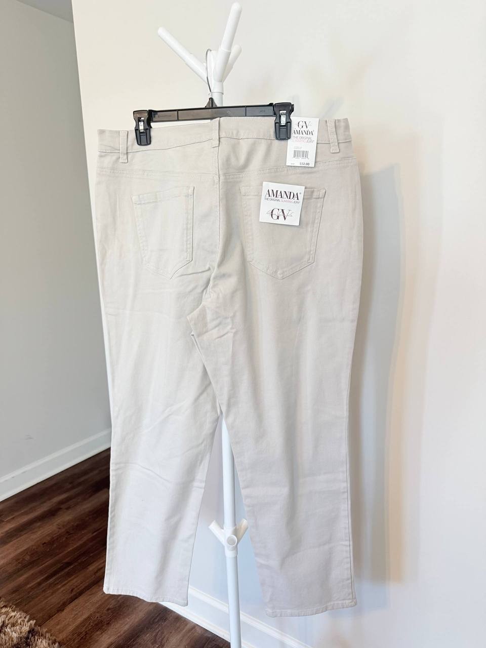 Gloria Vanderbilt Amanda Tapered Jeans – Beige – Size 16W – NWT – $52