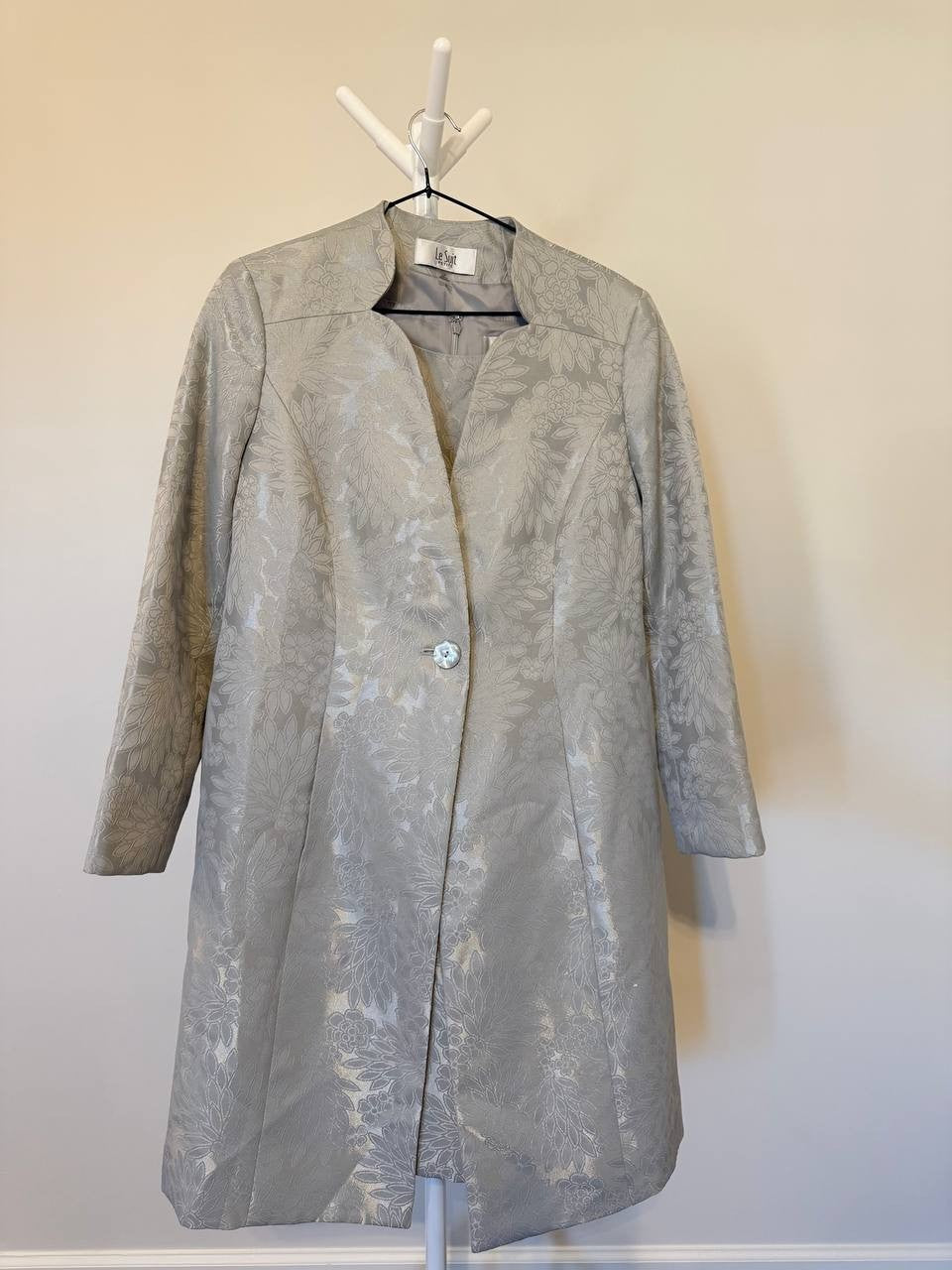 Le Suit Women’s 2‑Piece Set 12P – NWT – Small Flaw